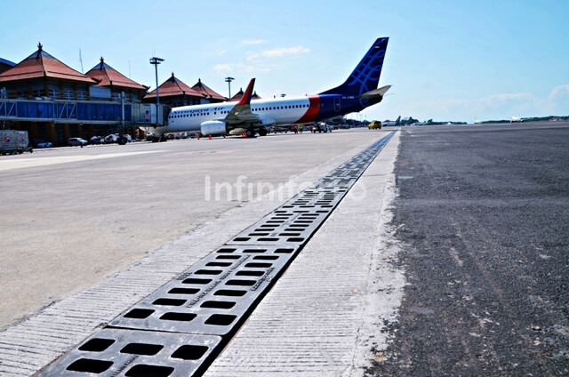 gratings in the bali airport