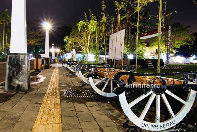 street furniture for teluk bayur/ garden benches on sidewalks